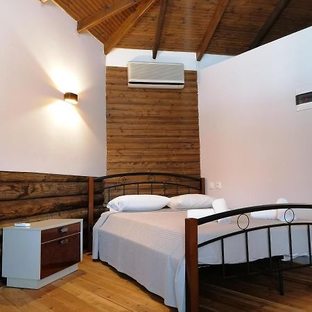 Wooden house Hotel Keramotí Buitenkant foto