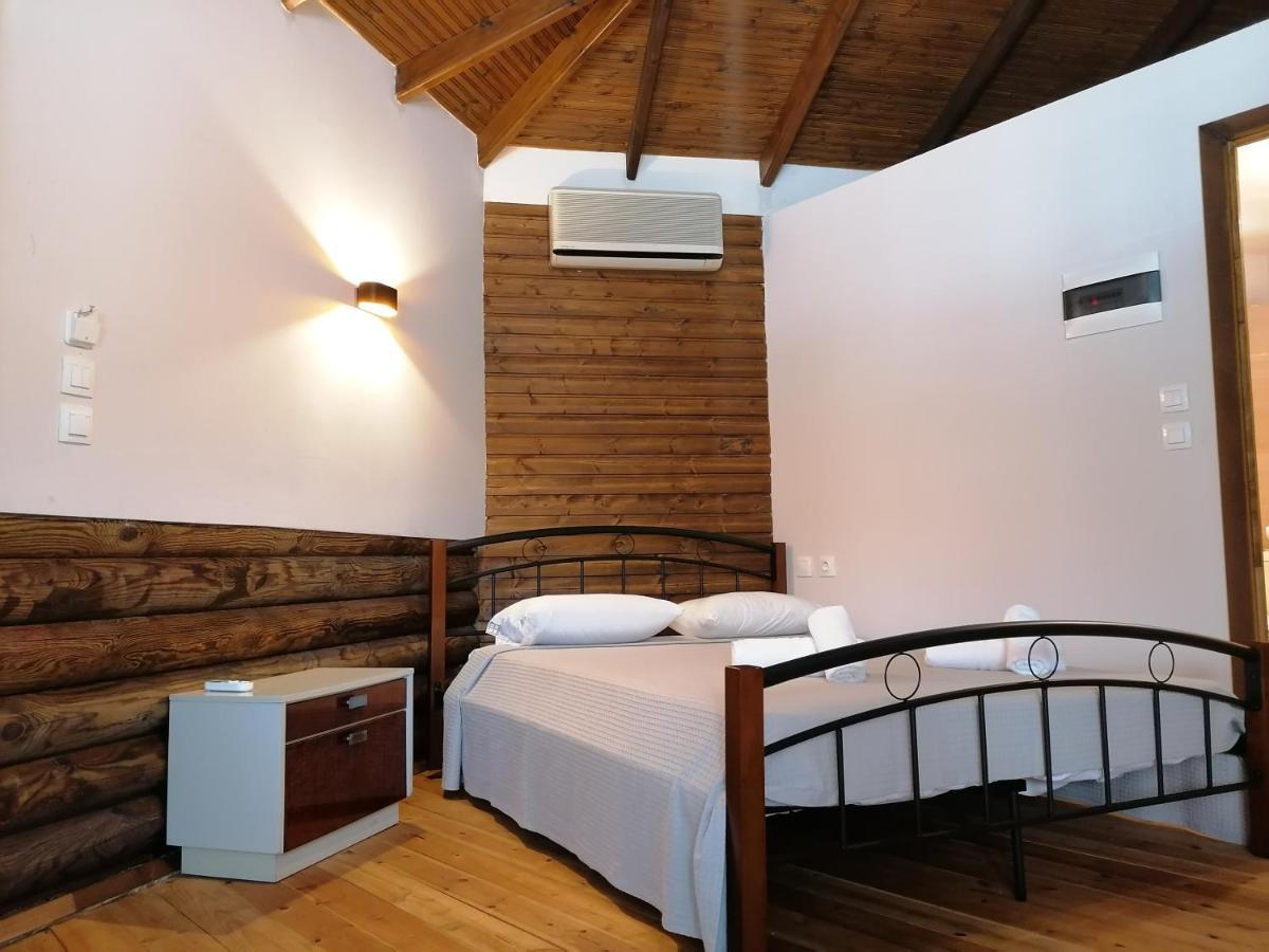 Wooden house Hotel Keramotí Buitenkant foto